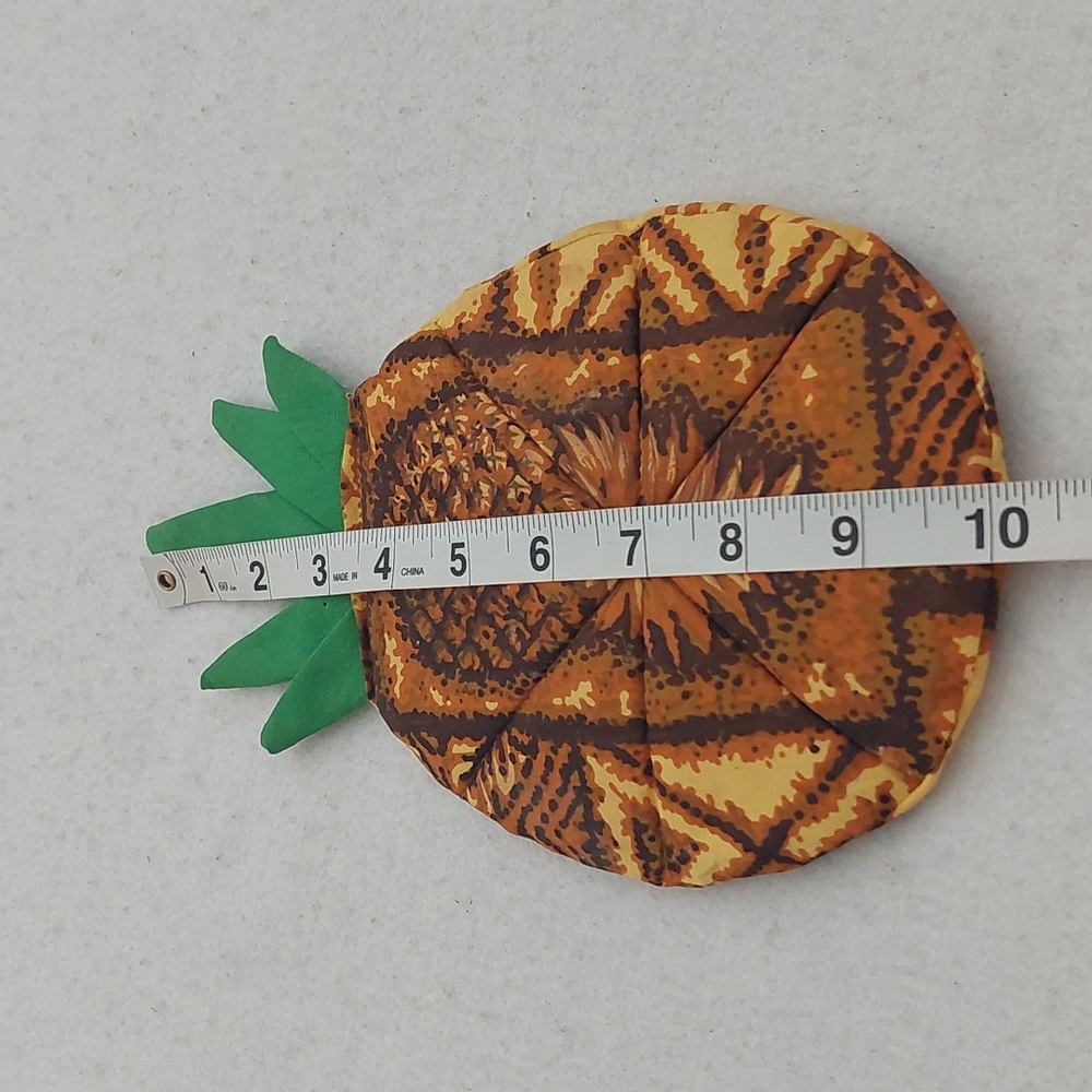 LANAKILA CRAFTS Hawaiian Pineapple Print Mitt Pot Holders - Picture 9 of 11